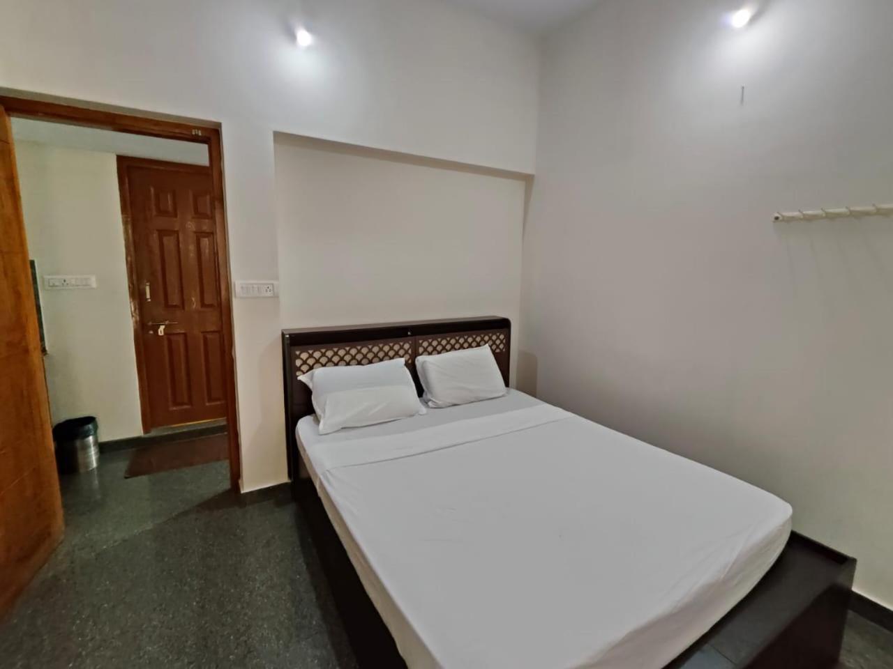 Nandan Home Stay Mysore Esterno foto